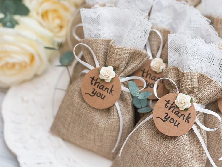 favors