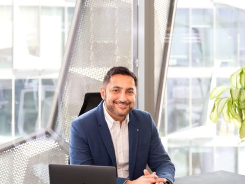 Dubizzle is led by a founder-driven management team, with deep sector expertise and a long track record of delivering growth. Co-founders Imran Ali Khan and Zeeshan Ali Khan have held leadership positions since the inception of the Group. 