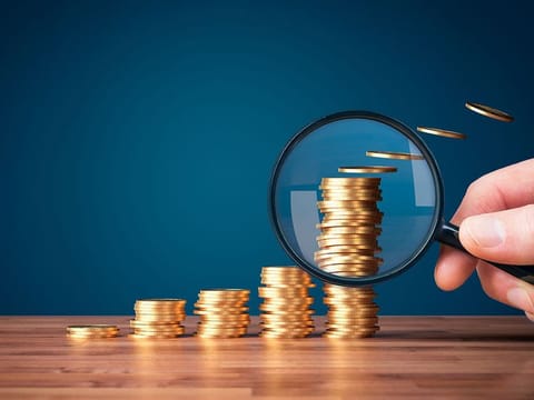 As the owner of a business, cash is the lifeblood of your business. Whether you’re profitable or not, you always need to stay on top of your money.