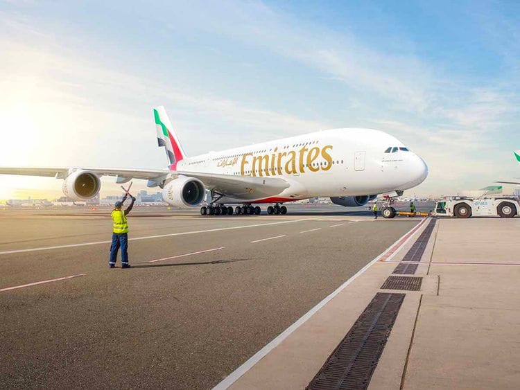 STOCK EMIRATES AIRLINES / CREW