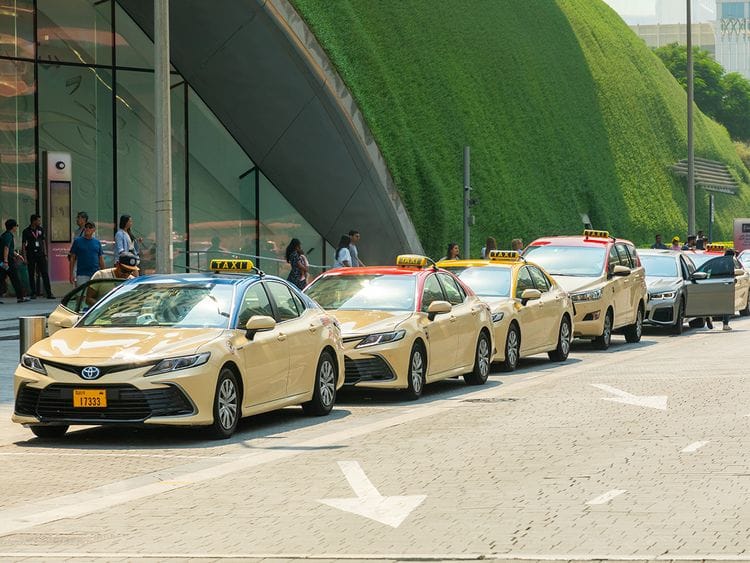 Stock-Dubai-Taxi
