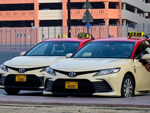 The RTA on Friday announced the introduction of new flag fall rates for both regular metered taxis and Hala Taxi service at specific locations and times.