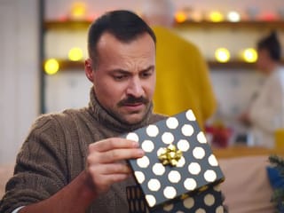 Why do gifts make us uneasy? How to combat the guilt