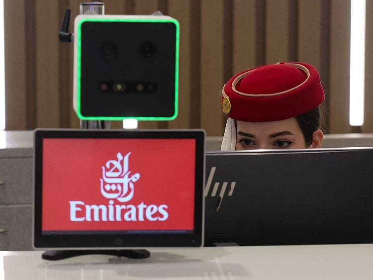 STOCK DUBAI AIRPORT / TERMINAL 3 / EMIRATES