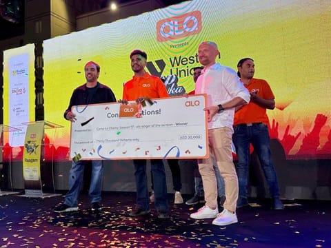 Ashwini Kumar, Camp Singer of the Season winner, with du officials.