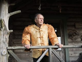 Photos: Finnish craftsman turns tree bark to art