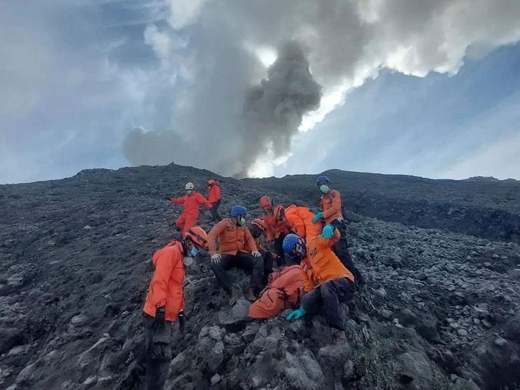 20231206 mount marapi