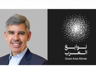 Sheikh Mohammed congratulates Great Arab Minds Award winner