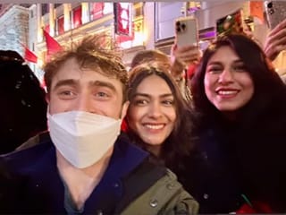 Bollywood actress Mrunal Thakur shares fan-girl moment with ‘Harry Potter’ star Daniel Radcliffe