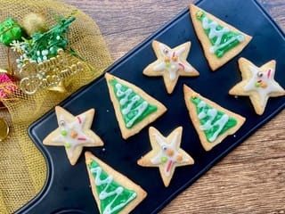 Video guide to bake holiday special Christmas cookies