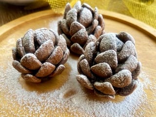 Video: TikTok viral easy 'Pinecone' cake recipe