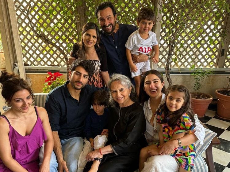 Sharmila Tagore, Saif Ali Khan, Sara Ali Khan, Ibrahim, Saba and Soha