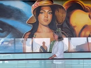 Veteran Bollywood actor Zeenat Aman stumbles upon her mural at Mumbai Airport
