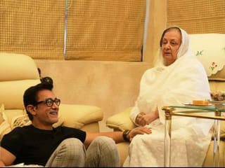 Bollywood’s Aamir Khan celebrated New Year with veteran actress Saira Banu