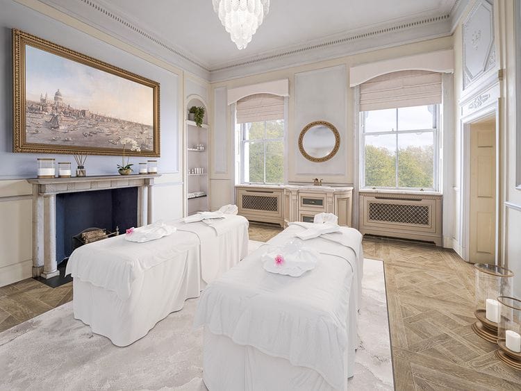 Stock-London-Luxury-Property