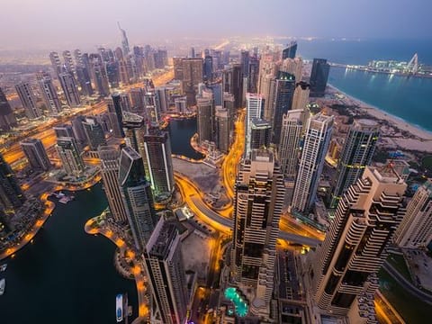Offplan sales continue to surge along in Dubai property market. Buyers should however absorb some hard and fast rules to make it work for them. 