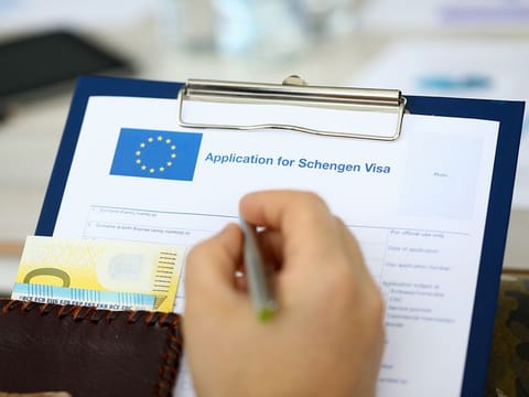 EU unveils visa strategy to boost security, growth and global competitiveness