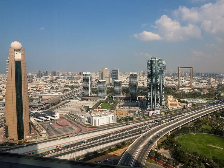 STOCK DUBAI SKYLINE / PROPERTY