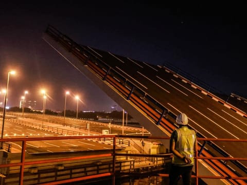 The RTA carries out the maintenance on Al Maktoum Bridge every year to ensure smooth traffic flow