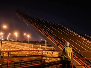 Video: RTA completes maintenance work on Al Maktoum Bridge