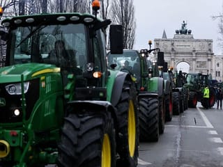 Photos: Angry farmers stage Germany-wide tractor blockades