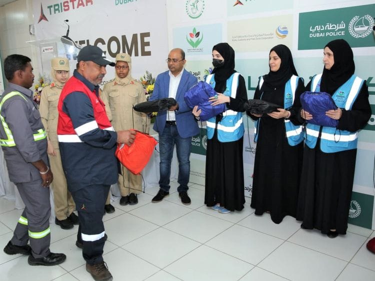 Dubai Police 'Winter Clothing' I2-1704861839364