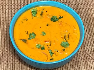 How to make spicy Chettinad Vengaya Kosu - a step-by-step recipe guide