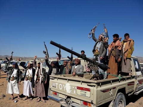File photo: Houthi fighters and tribesmen stage a rally against the US and the UK strikes on Houthi-run military sites near Sanaa, Yemen, on Sunday, January 14, 2024. 