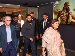 Watch: Mohanlal shines in Dubai at UAE premiere of ‘Malaikottai Vaaliban’