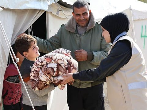 Photos: UAE continues aid distribution to Gaza