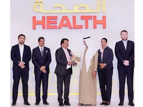 Dr K.P. Hussain, Chairman and CEO, FMC Healthcare Group receiving Annual Health Award 2023 from Shaikh Nahyan Bin Mubarak Al Nahyan, Minister of Tolerance and Co-existence