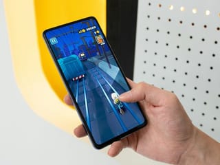 7 best cheap mobile phone deals in UAE, for 2024