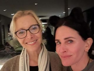 Courteney Cox and Lisa Kudrow enjoy a mini ‘Friends’ reunion