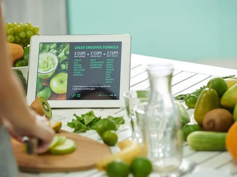 Useful for managing your household's schedules, video calls, and productivity functions, smart displays are handy little devices that make your life a little more organised.