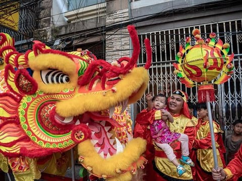 Photos: Asia welcomes Lunar New Year of the Dragon with temple visits and celebrations