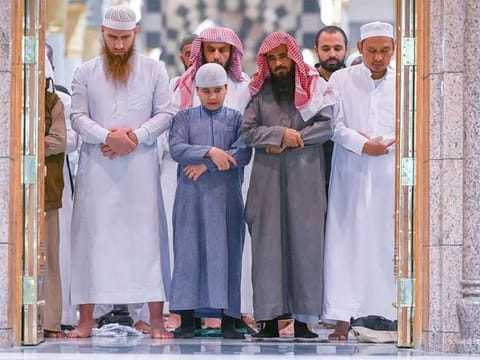 Photos: Over 10 million worshippers visit Prophet's Mosque in first 10 days of Ramadan