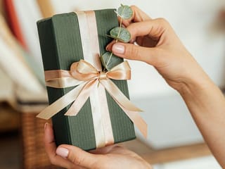 Here are 7 UAE picks with next-day delivery or quicker, designed to make it look like you had this planned all along.