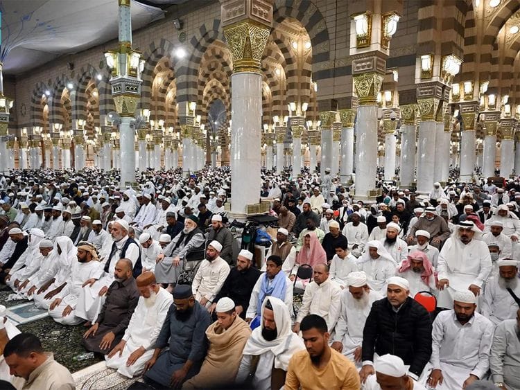 Saudi Arabia: Devotees gather in vast numbers for Ramadan prayers at Prophet's Mosque in Medina