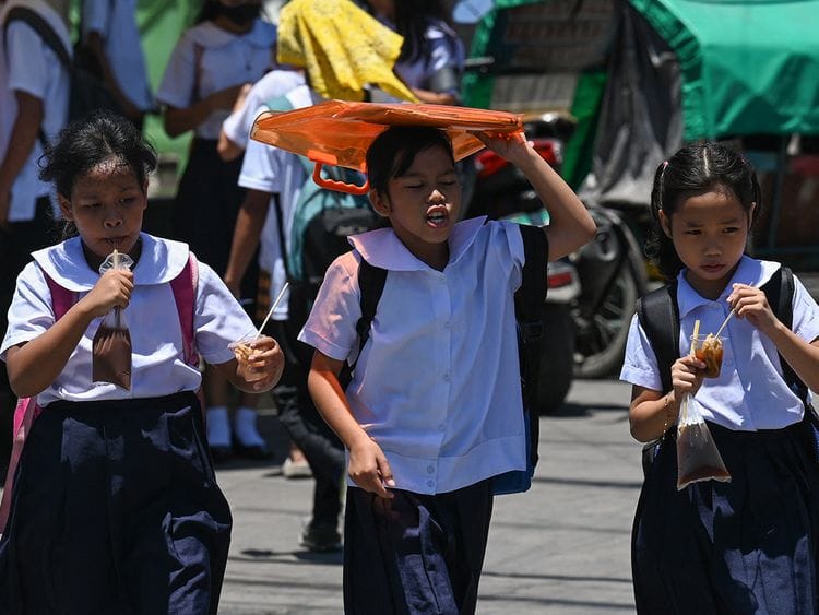 Philippine school student heat