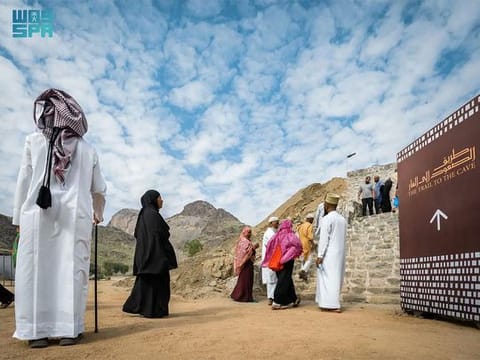 Climb to Hira Cave surges in Ramadan for historical, geographic insights.