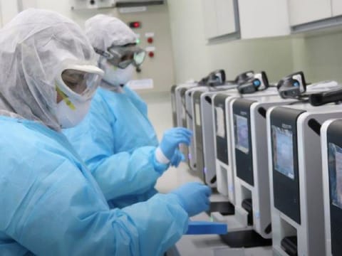 The ADAFSA reference centres use gene sequencing and virus isolation in cell culture, among other techniques 