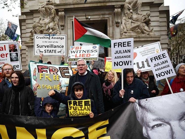 Kristinn Hrafnsson (centre) editor-in-chief of WikiLeaks joins supporters of WikiLeaks founder Julian Assange protest 