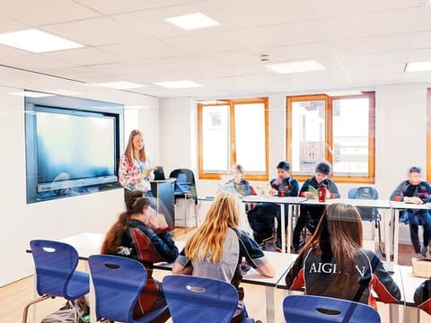 Aiglon College actively promotes well-being as a connected discipline through curricular learning, healthy eating, physical exercise and emotional resilience