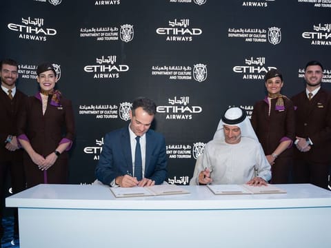 A Memorandum of Understanding between DCT Abu Dhabi’s Director General for Tourism, Saleh Mohamed Al Geziry, and Etihad’s CEO Antonoaldo Neves.