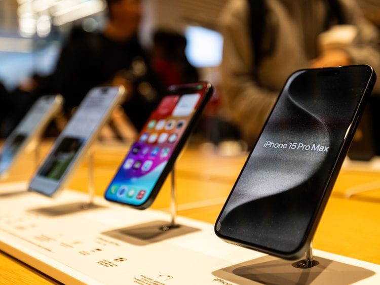Stock-iPhone-15
