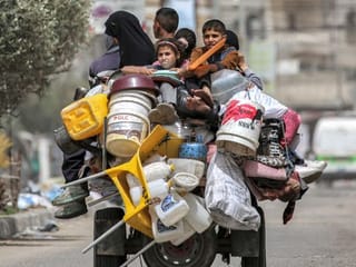 Photos: Palestinians desperate to flee Rafah as Israelis bear down