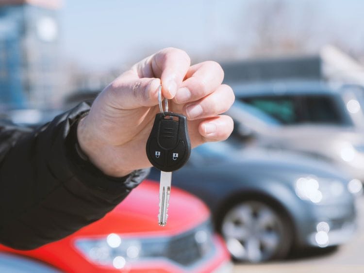 shutterstock_used car online-1716217161525