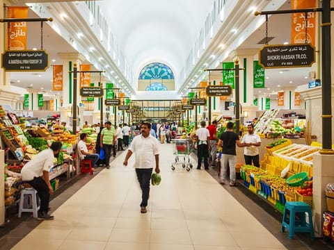 Opened in December 2015, Souq Al Jubail stretches over an area of over 400,000 square feet. The market consists of three main sections: The fruits and vegetables section, the fish section, and the meat and poultry section.