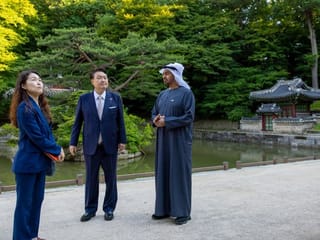 UAE President meets Korean President, attends traditional tea ceremony