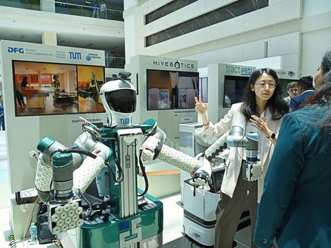 At this year's ForsaTEK, the Emirates Group’s partners engaged visitors with an eclectic mix of innovation and technology.